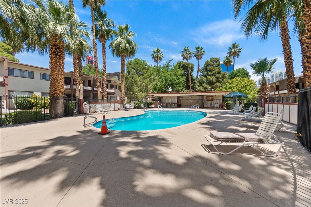 350 East Desert Inn Road D104 Property Photo 20