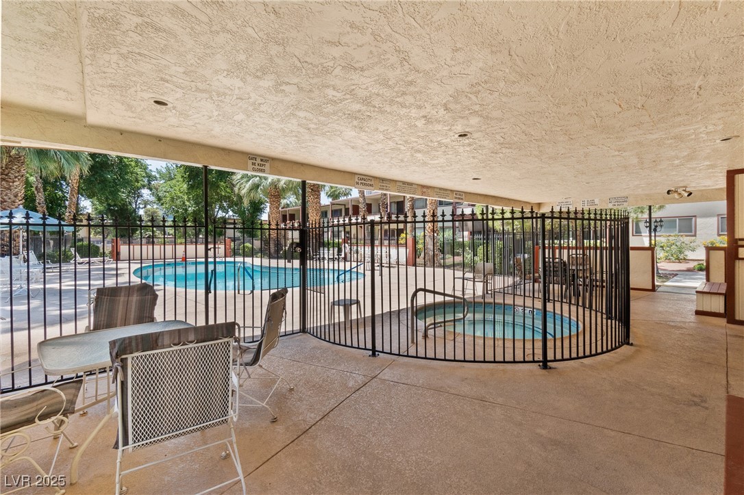 350 East Desert Inn Road D104 Property Photo 23