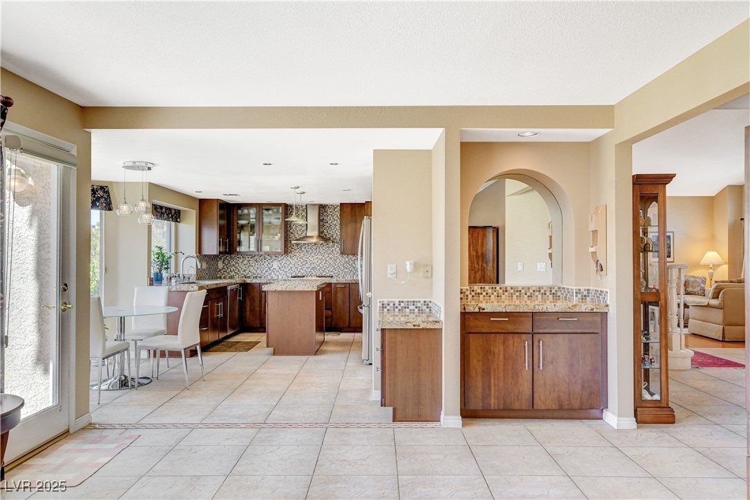 8416 Dry Cliff Circle Property Photo 16