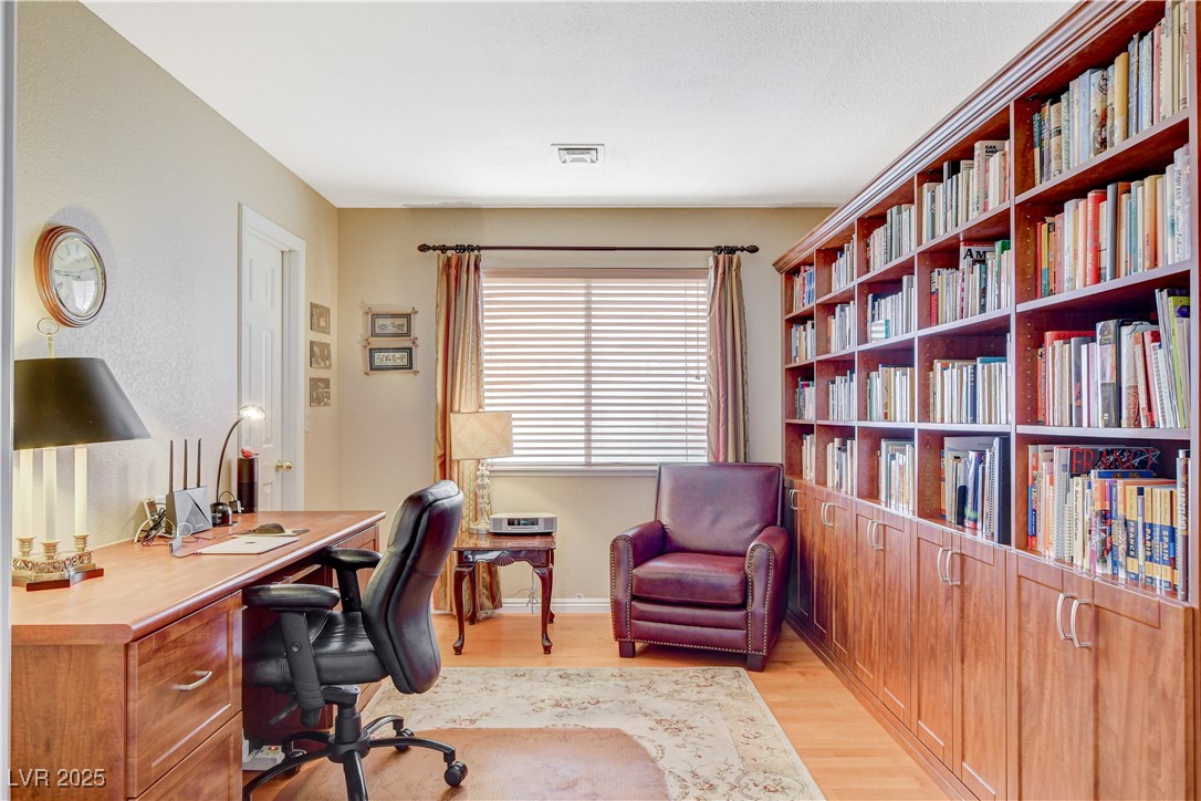 8416 Dry Cliff Circle Property Photo 27