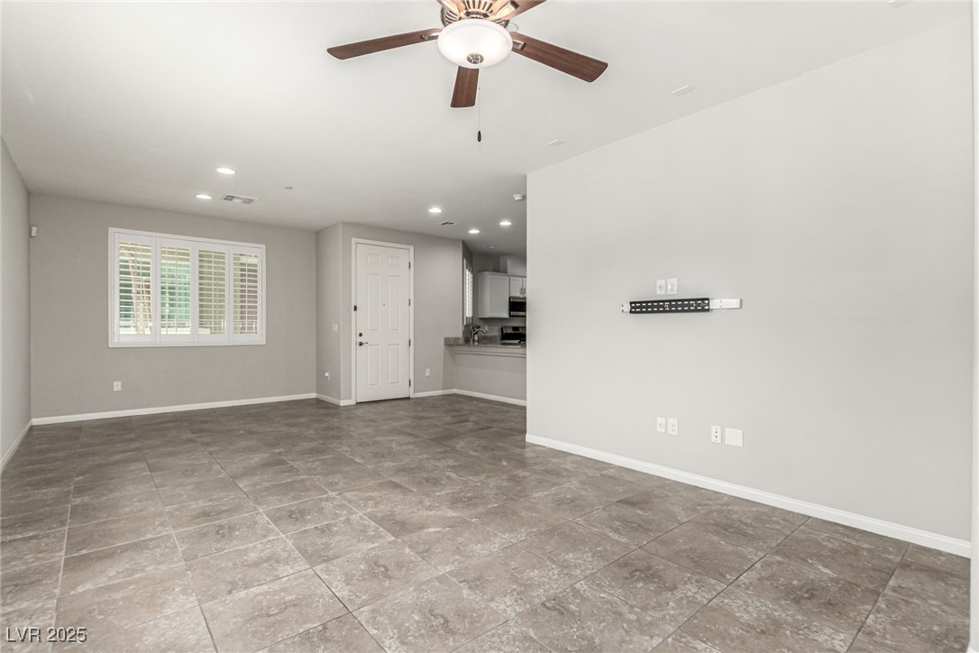 6145 Scarlet Leaf Street Property Photo 4