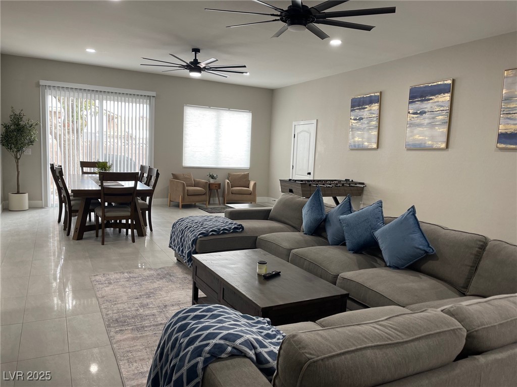 2528 Tournament Street Property Photo 5