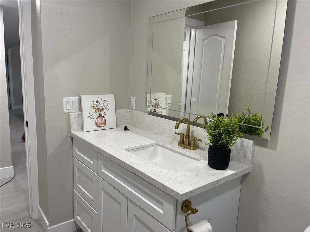 2528 Tournament Street Property Photo 8