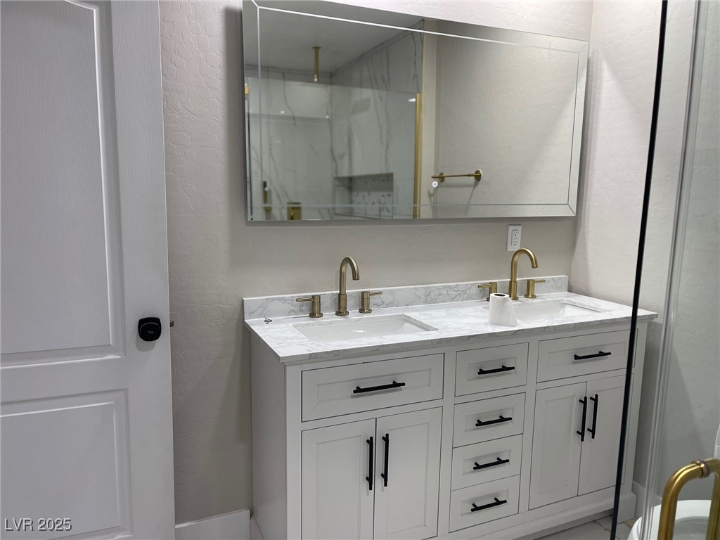 2528 Tournament Street Property Photo 14