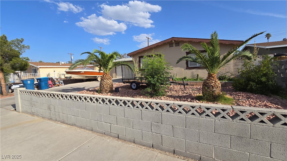 5209 Del Monte Avenue Property Photo 3