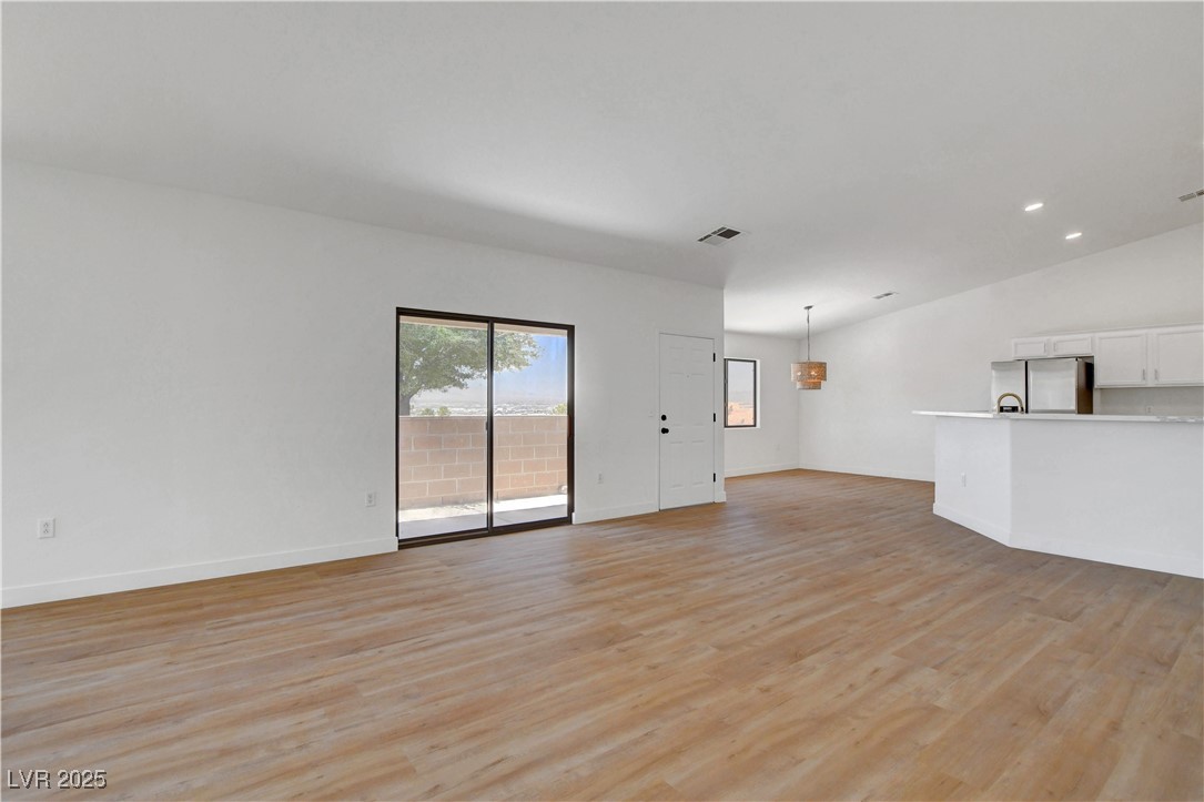 2050 North Los Feliz Street 171 Property Photo 6