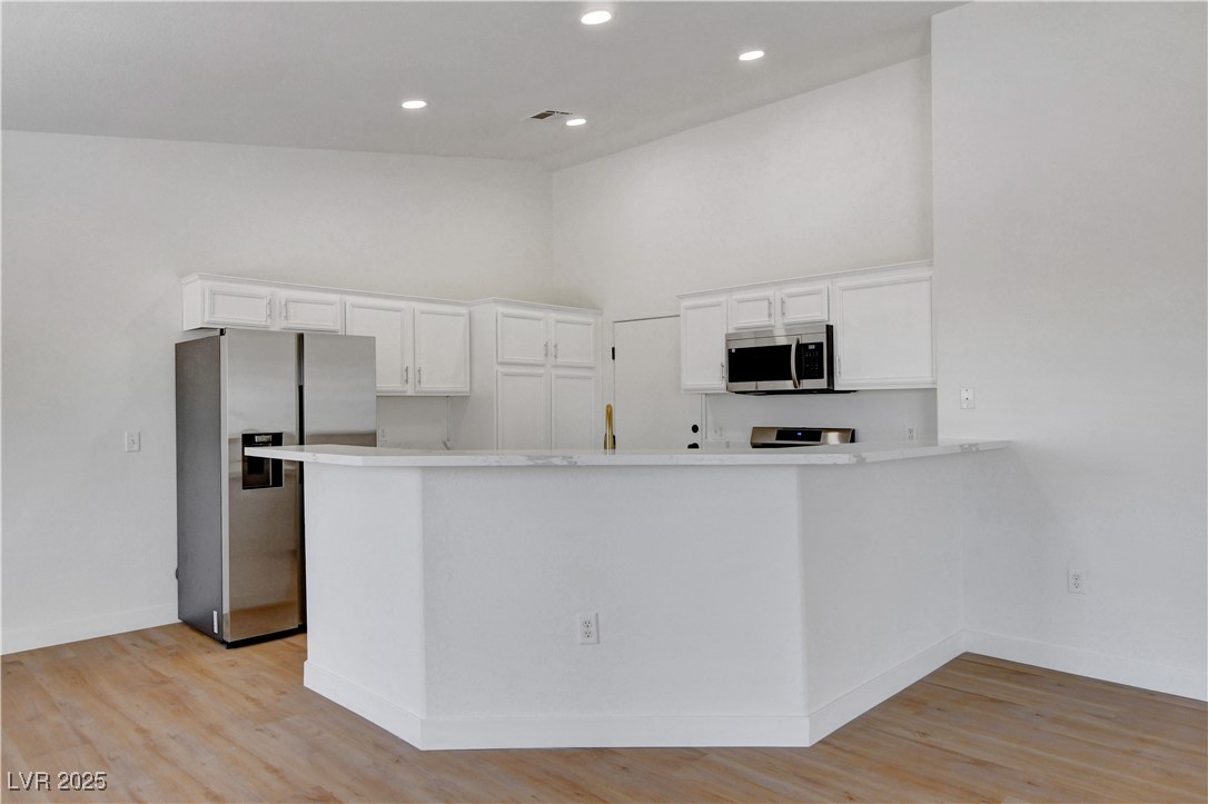 2050 North Los Feliz Street 171 Property Photo 12