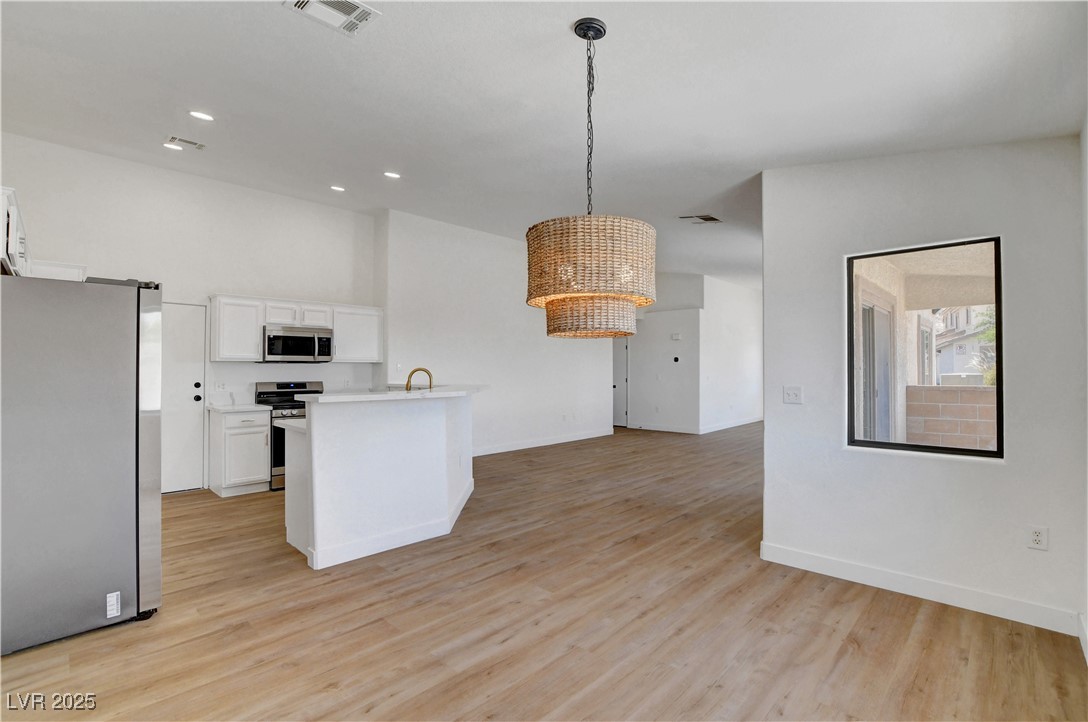 2050 North Los Feliz Street 171 Property Photo 13
