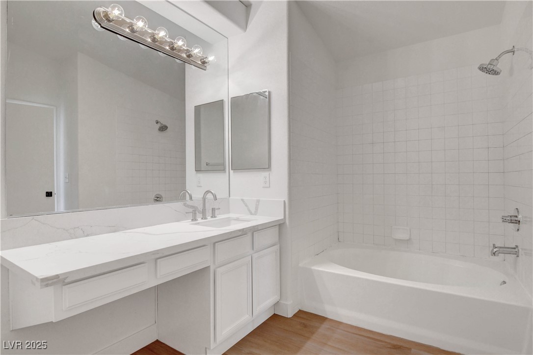 2050 North Los Feliz Street 171 Property Photo 26