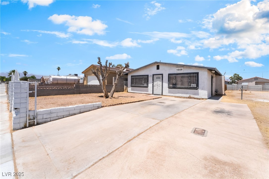 1328 Balzar Avenue Property Photo 6