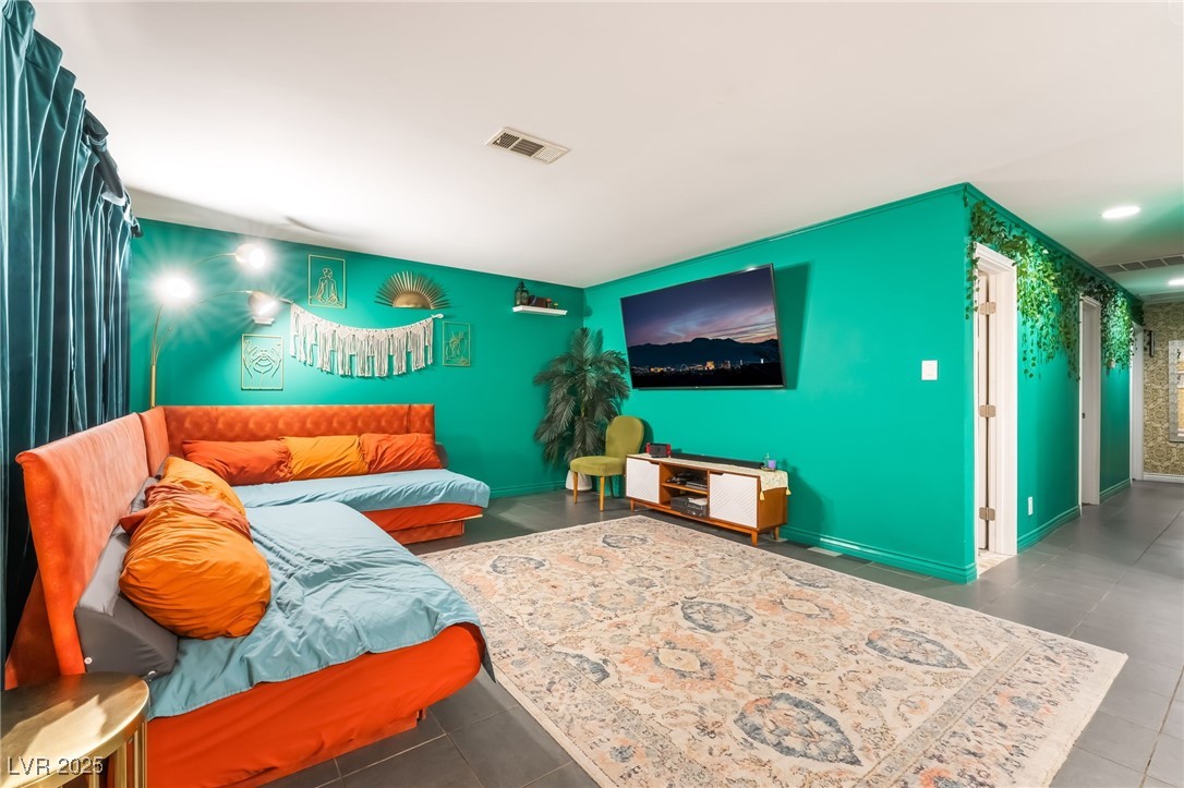 1328 Balzar Avenue Property Photo 8