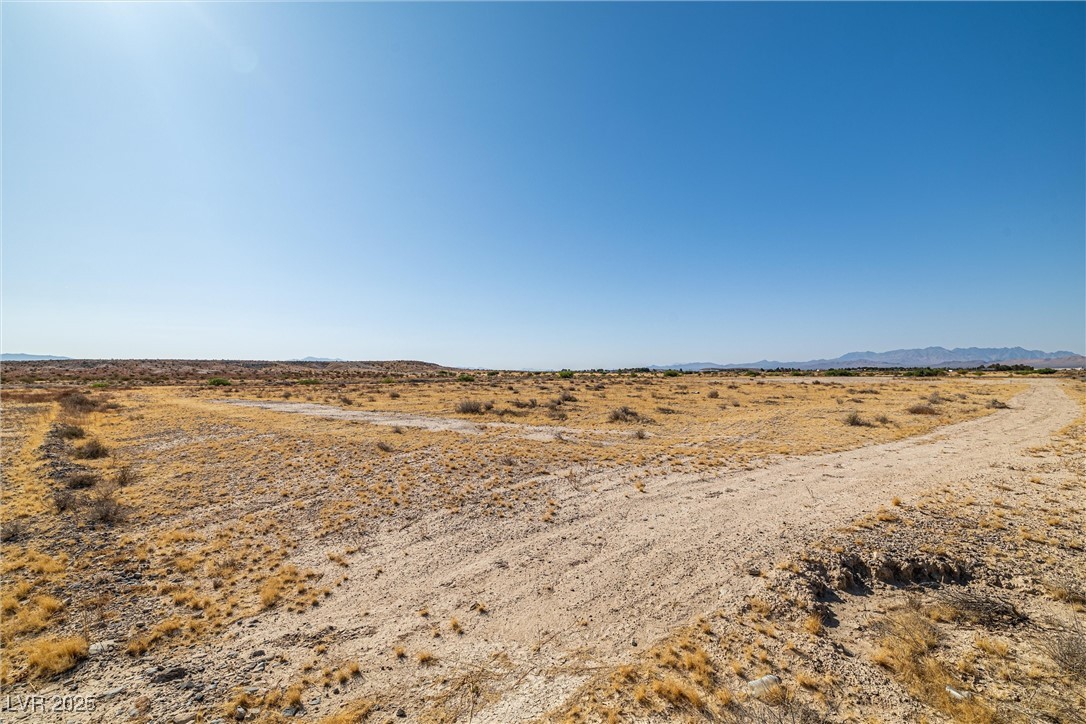 2021 East Ricky Road Property Photo 6