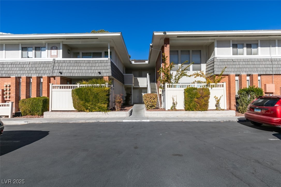 668 Oakmont Avenue 1715 Property Photo 1