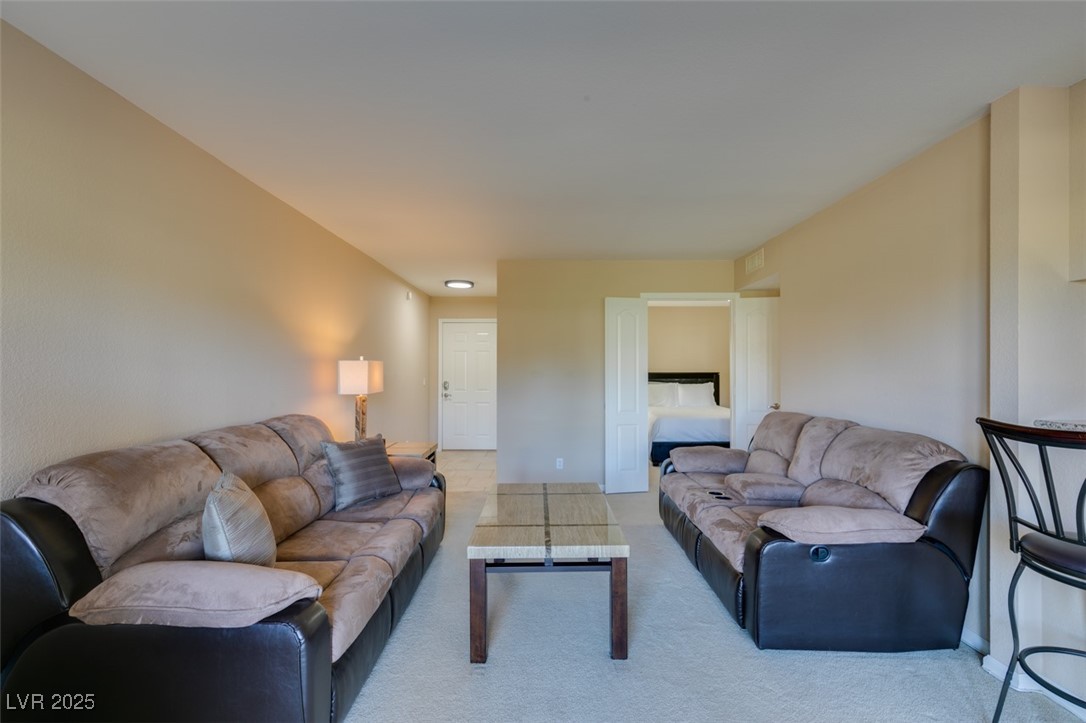 668 Oakmont Avenue 1715 Property Photo 5