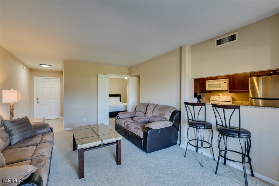 668 Oakmont Avenue 1715 Property Photo 6