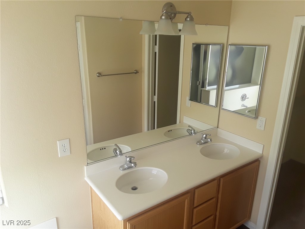 9237 Weeping Water Property Photo 14