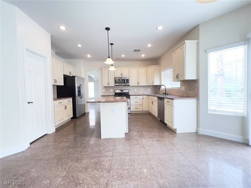 2019 Silverton Drive Property Photo 7