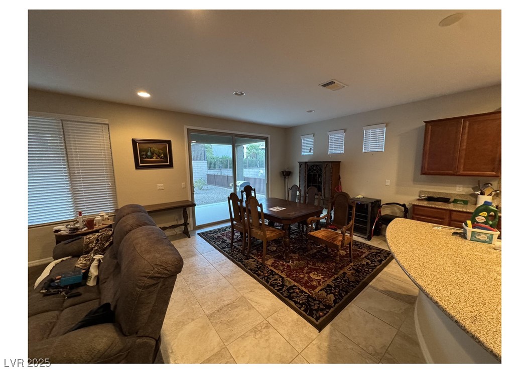 1361 White Water Way Property Photo 2