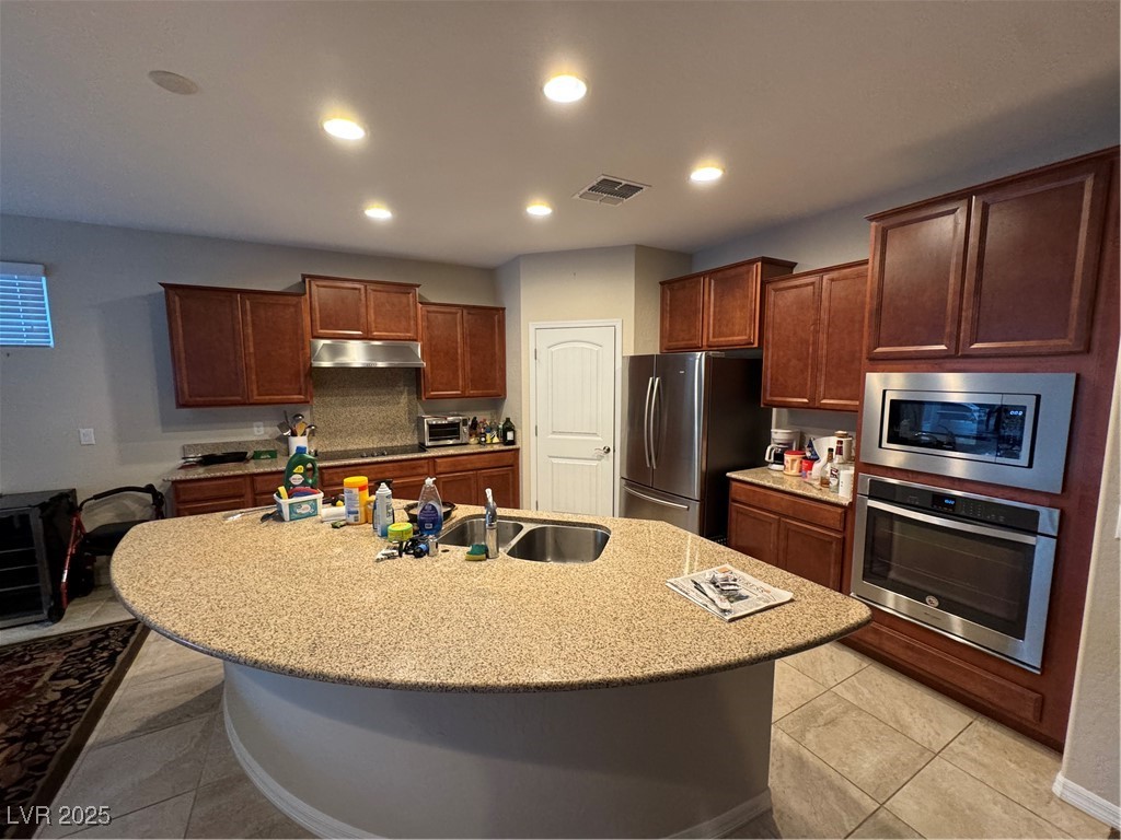 1361 White Water Way Property Photo 3