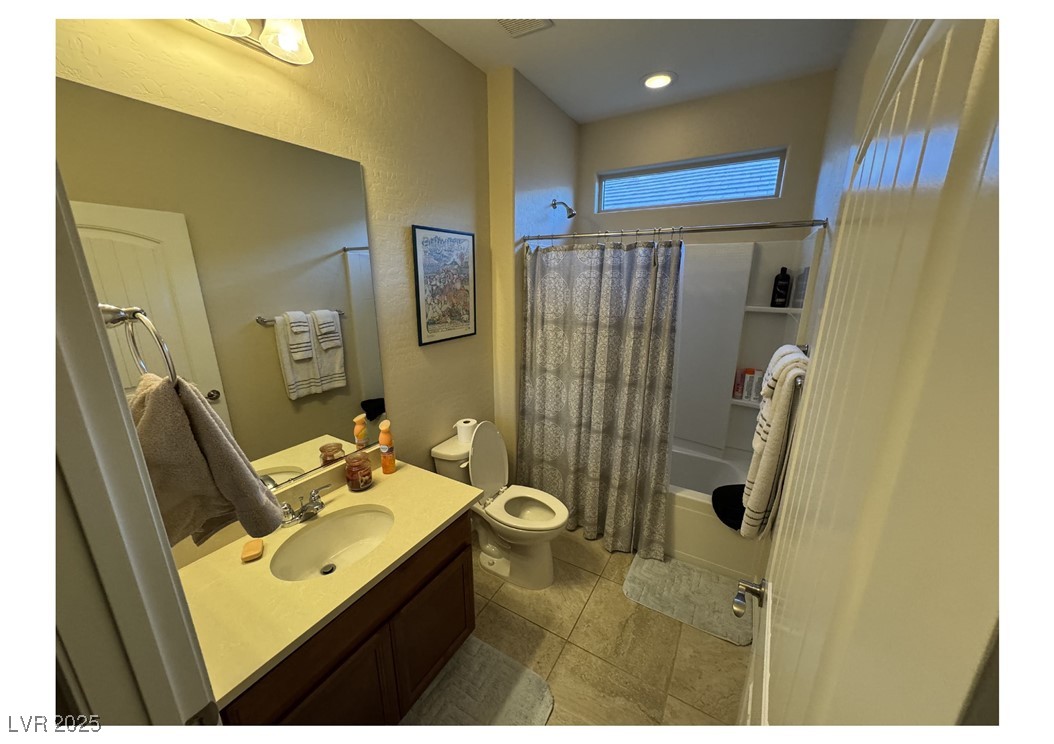 1361 White Water Way Property Photo 6