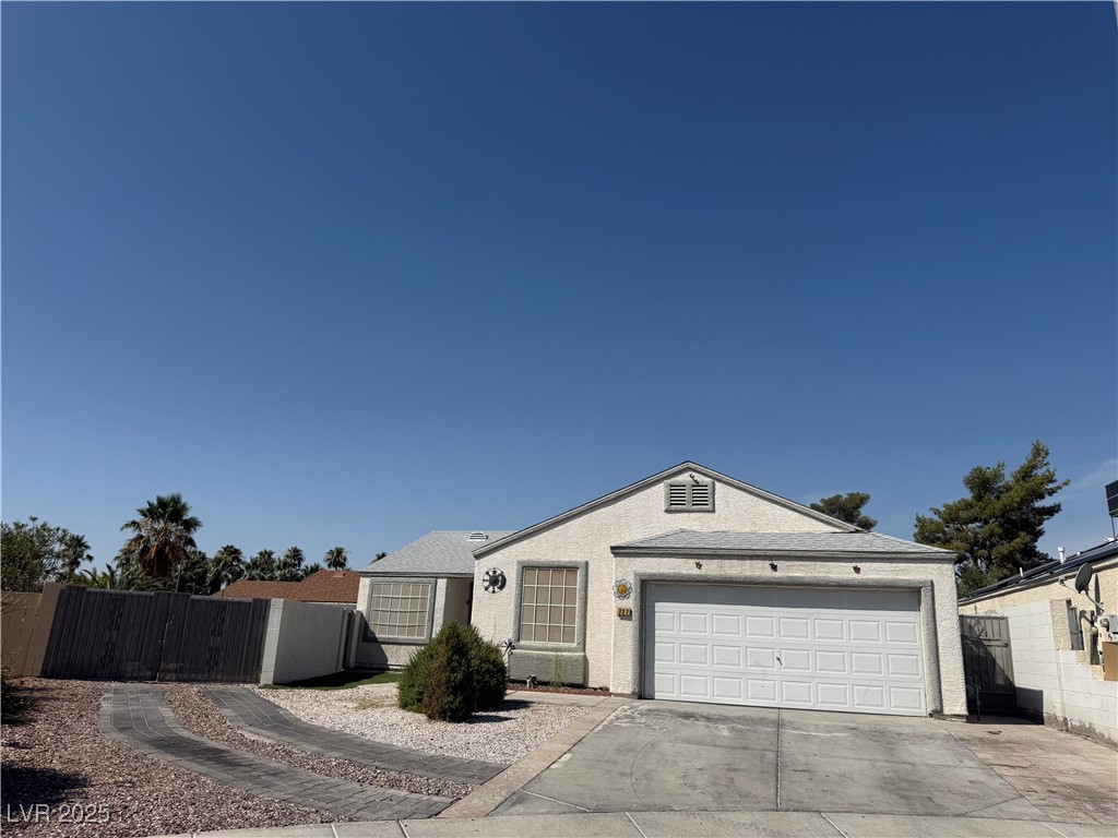 727 Roberta Alecia Avenue Property Photo 1