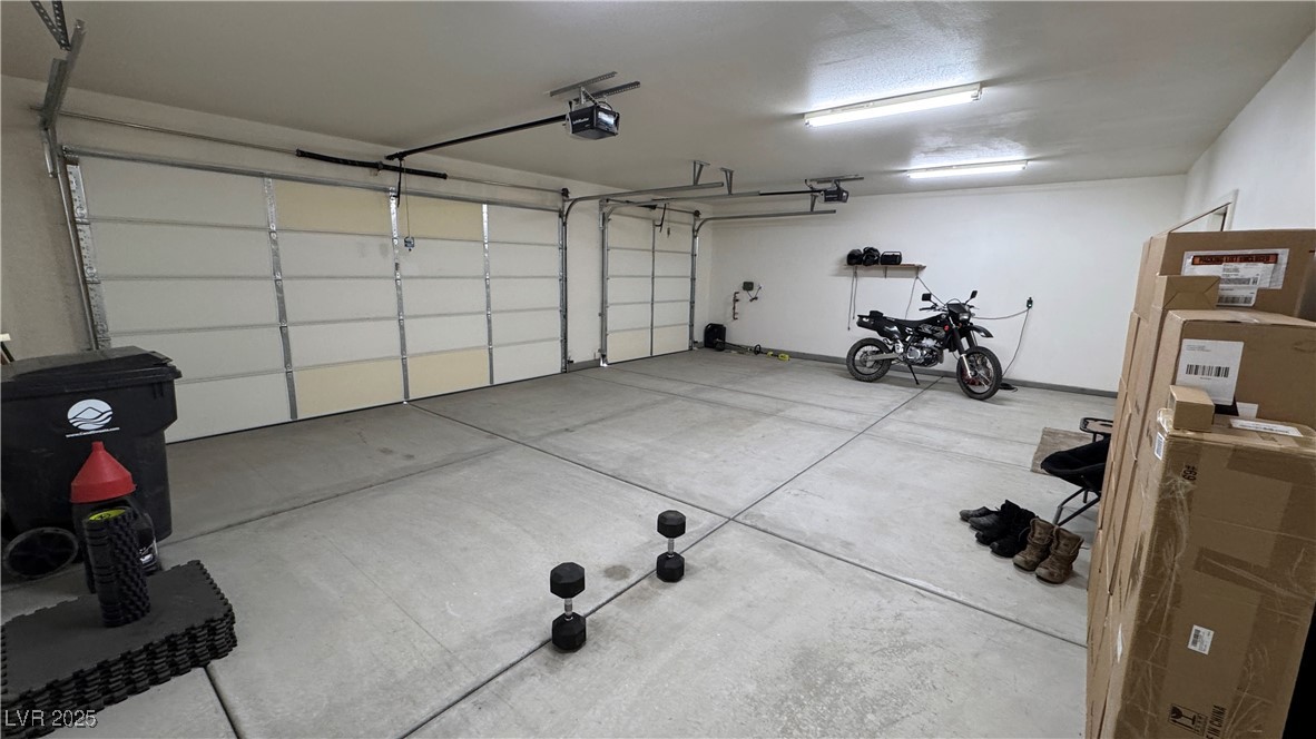 210 Magnolia Boulevard Property Photo 3