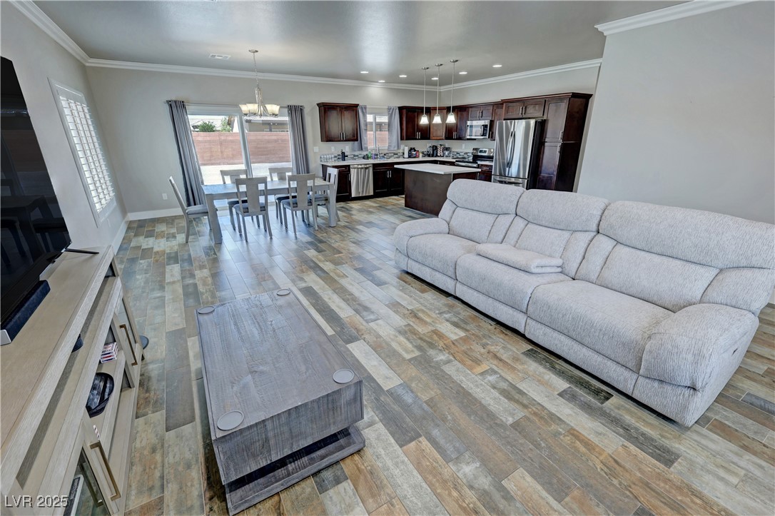 210 Magnolia Boulevard Property Photo 7