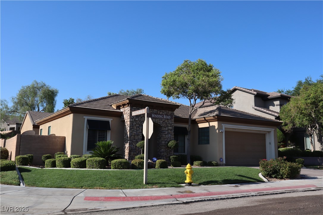 19 Winding Road Property Photo 1