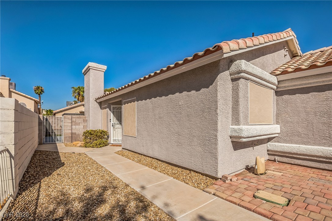 2229 Bowstring Drive Property Photo 3