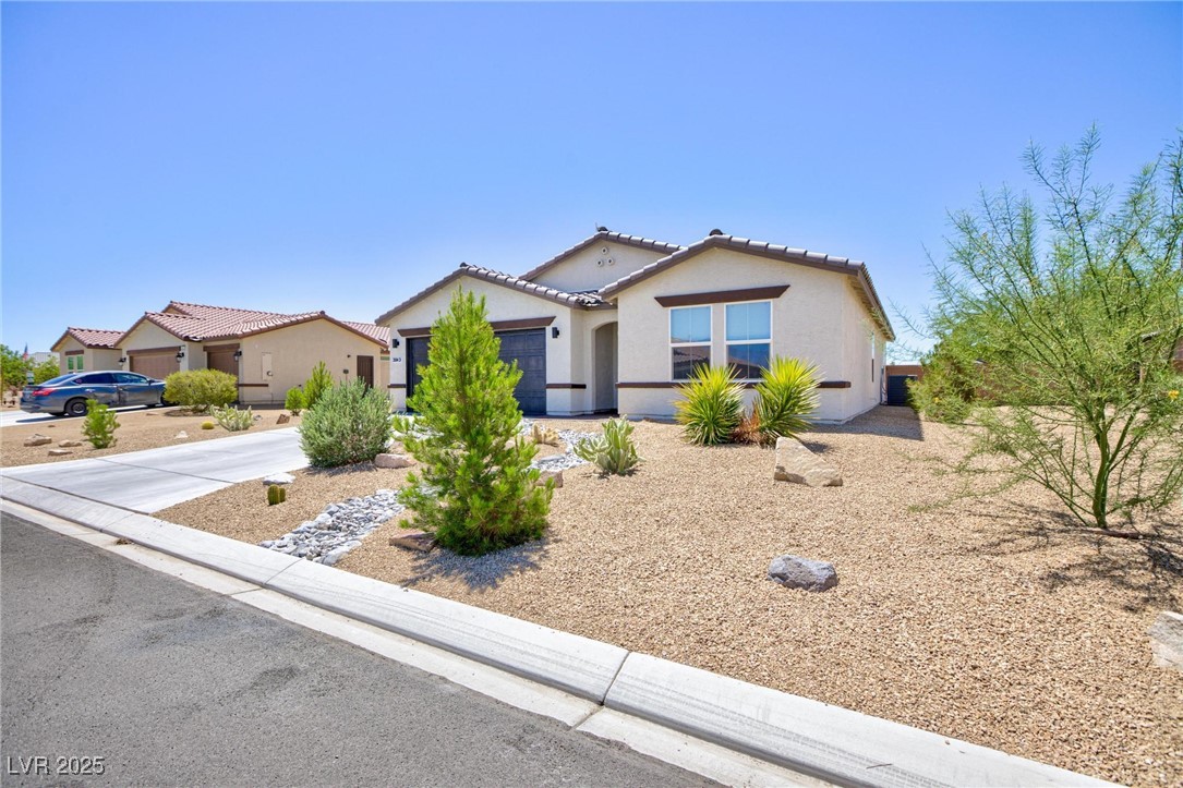 3843 East Gunnison Avenue Property Photo