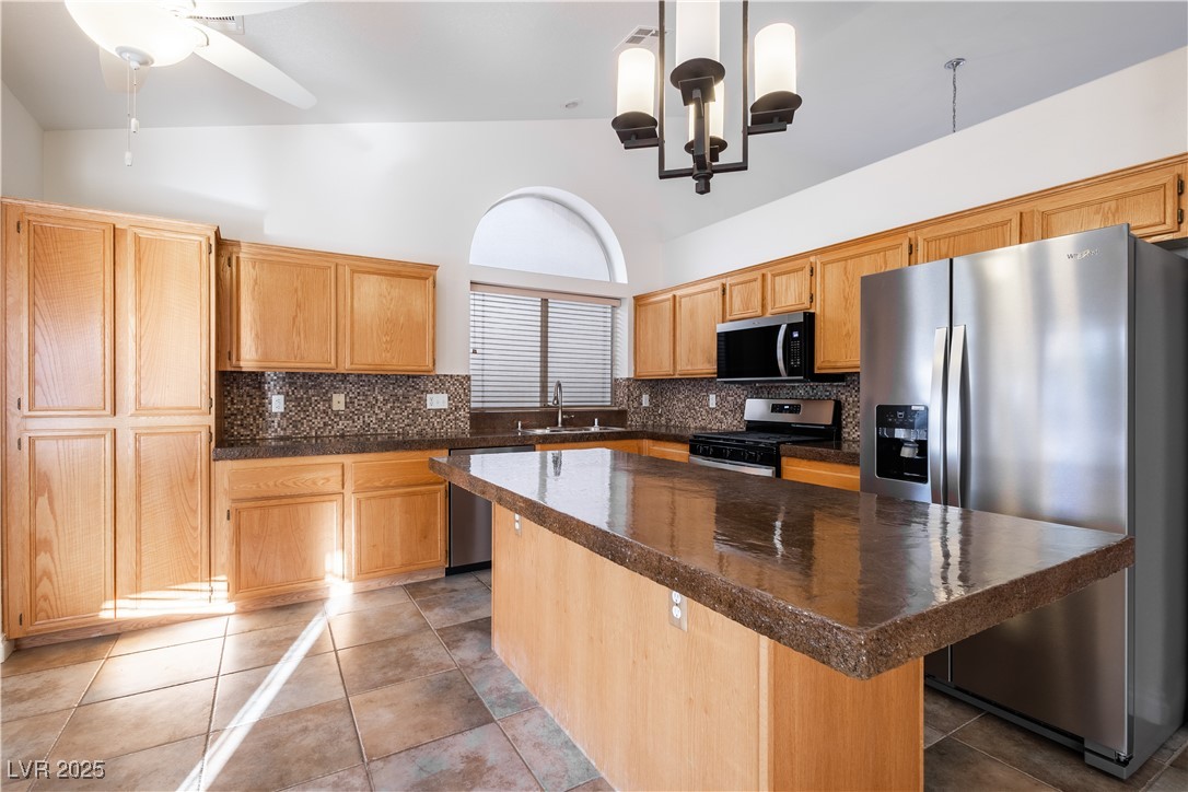 1206 Evening Canyon Avenue Property Photo 5
