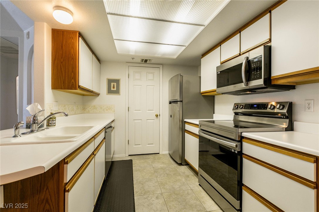 3550 Bay Sands Drive 3089 Property Photo 12