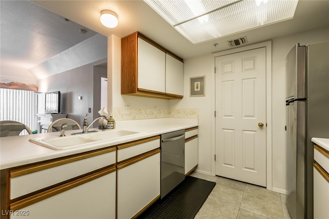 3550 Bay Sands Drive 3089 Property Photo 13