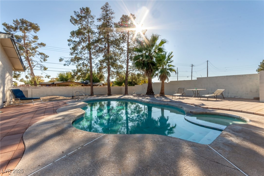 5905 Paseo Montana Property Photo 2