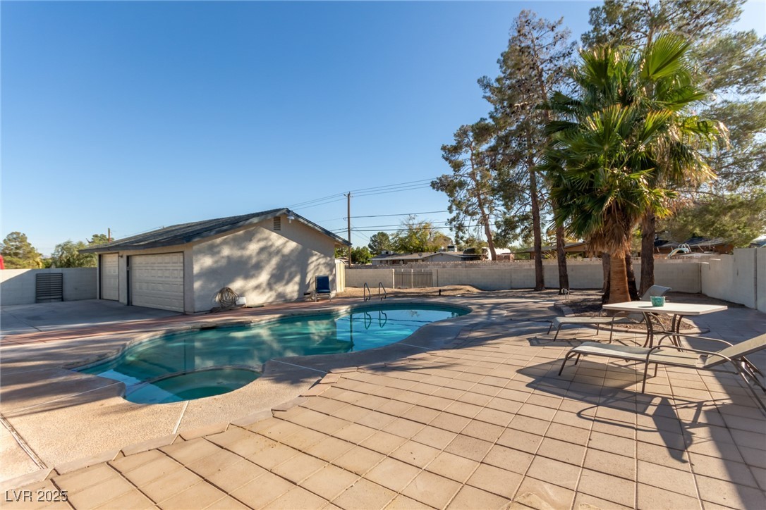 5905 Paseo Montana Property Photo 29