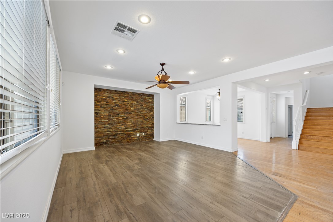 5526 Spruce Hill Court Property Photo 4