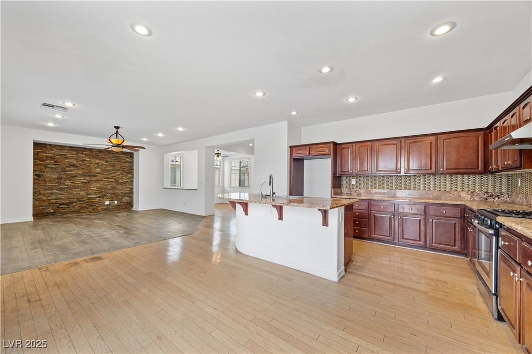 5526 Spruce Hill Court Property Photo 11