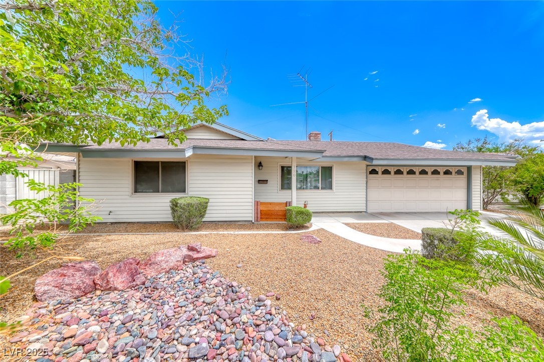 720 McDermit Street Property Photo 1