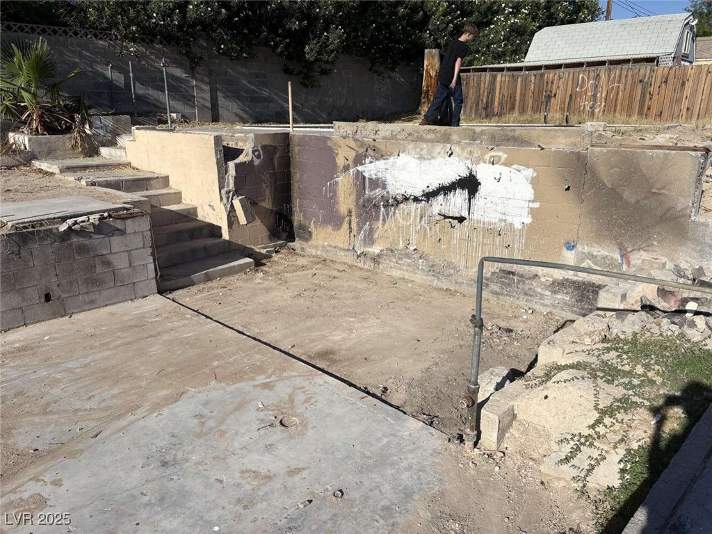 1693 East Desert Inn Road Property Photo 6