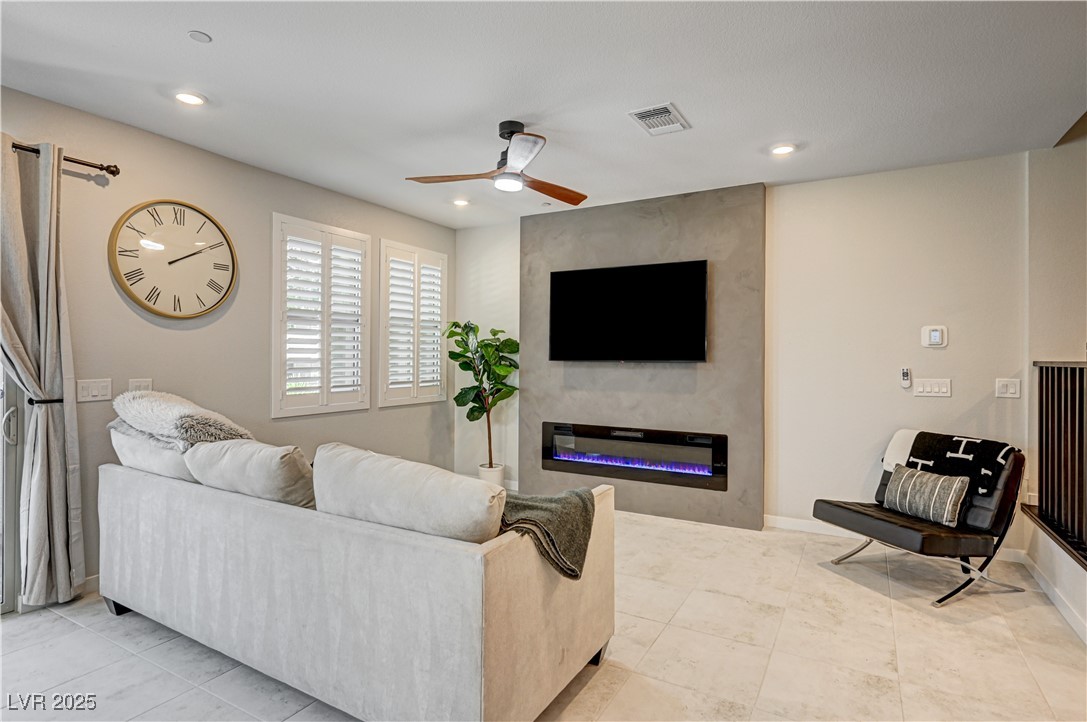 11402 Ethereal Landing Avenue Property Photo 3
