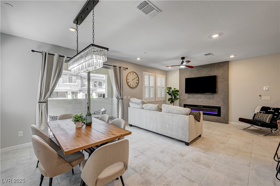 11402 Ethereal Landing Avenue Property Photo 4