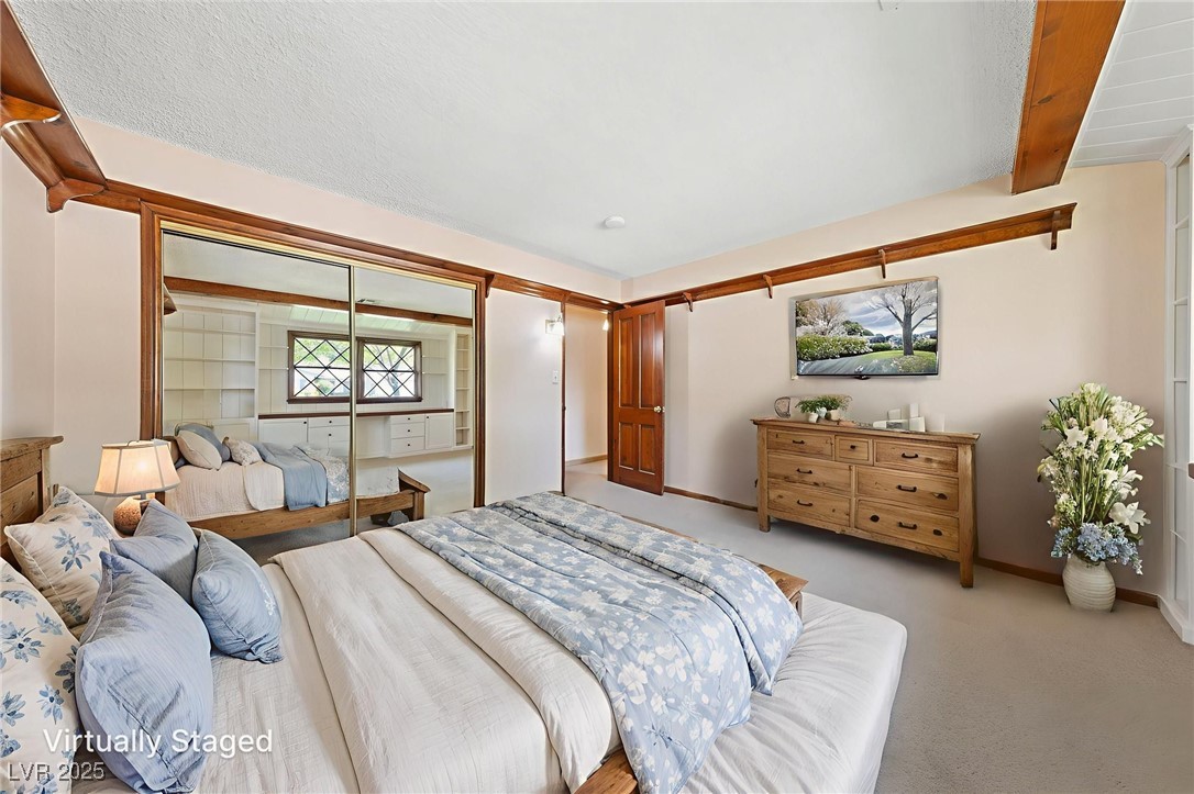 2400 Llewellyn Drive Property Photo 18