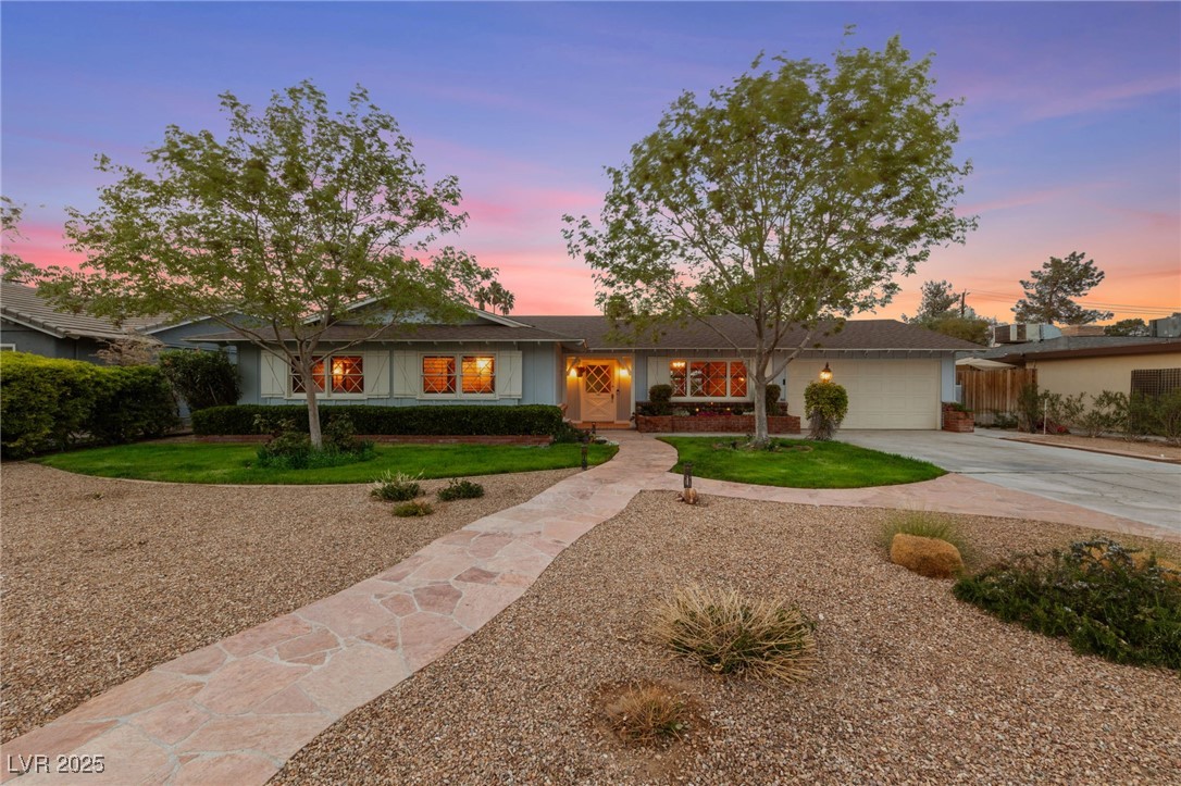 2400 Llewellyn Drive Property Photo 46