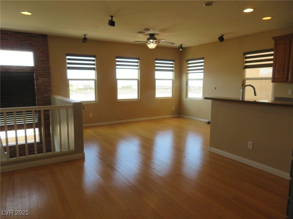 9342 Autumn View Avenue Property Photo 8