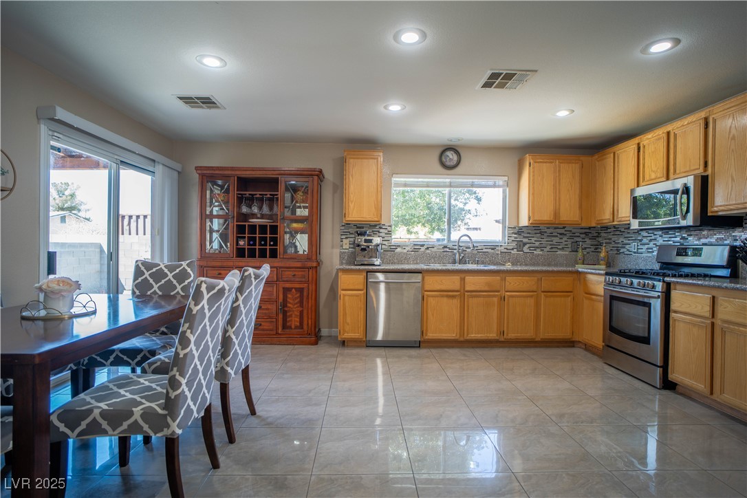 4945 Volcanic Rock Lane Property Photo 8