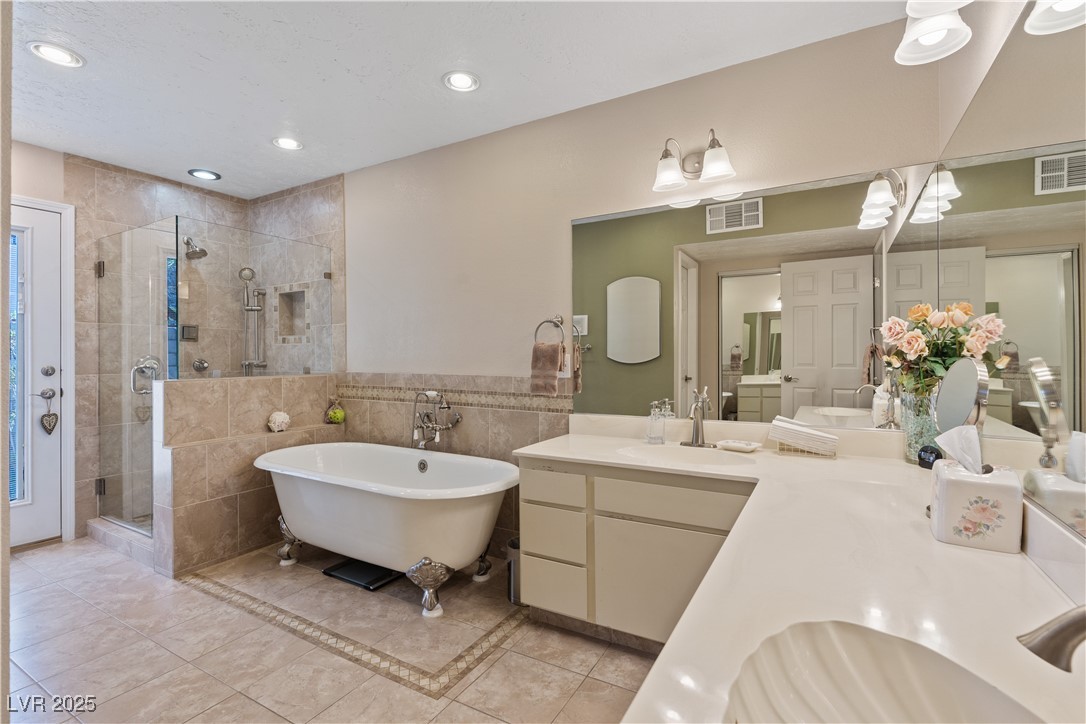 3361 Iberia Street Property Photo 7