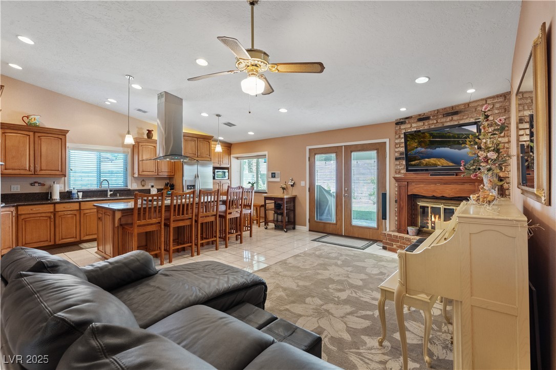 3361 Iberia Street Property Photo 16