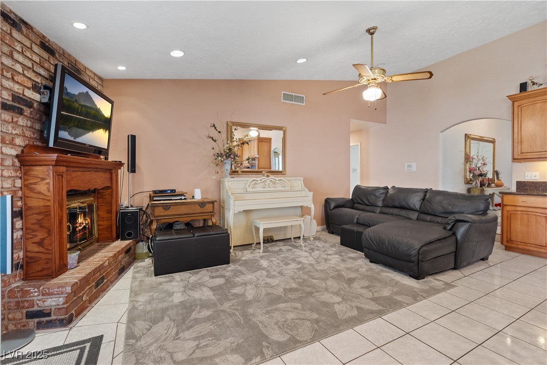 3361 Iberia Street Property Photo 17