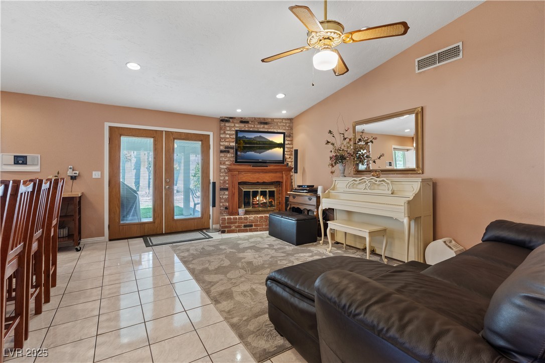 3361 Iberia Street Property Photo 18