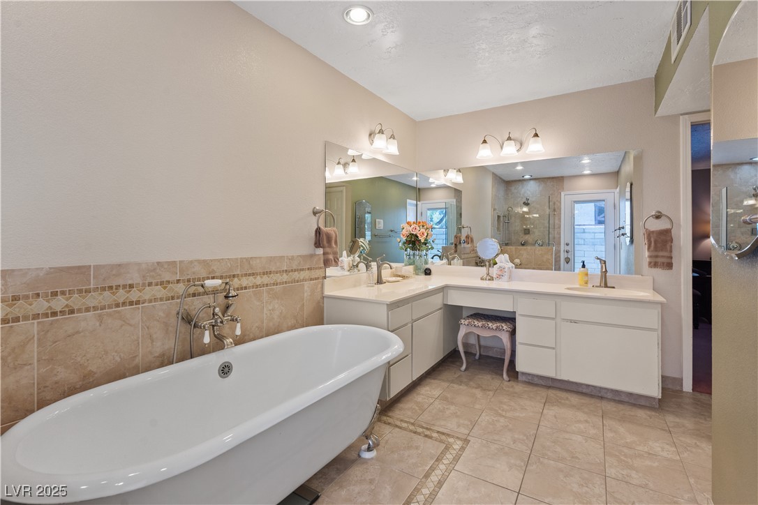 3361 Iberia Street Property Photo 20